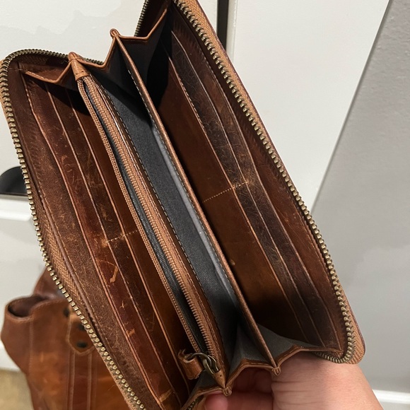 Frye cognac leather Melissa tote (large) and matching zip around (large) wallet - Picture 10 of 14